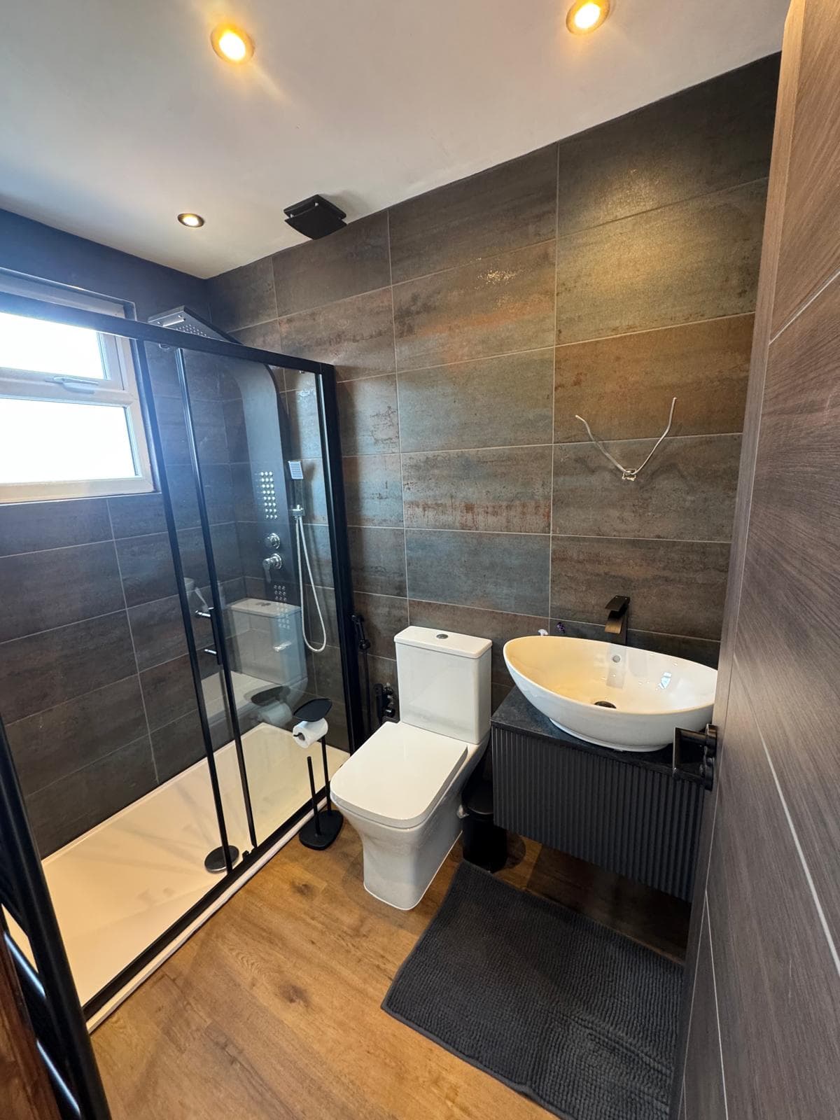 Renovations, Kitchens & Bathrooms